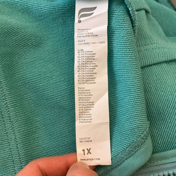NWT Fabletics women’s teal Dakota zipped up cropped hoodie size 1X - Picture 9 of 10